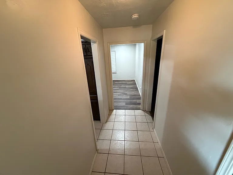 814 SW 25th St — Photo 10