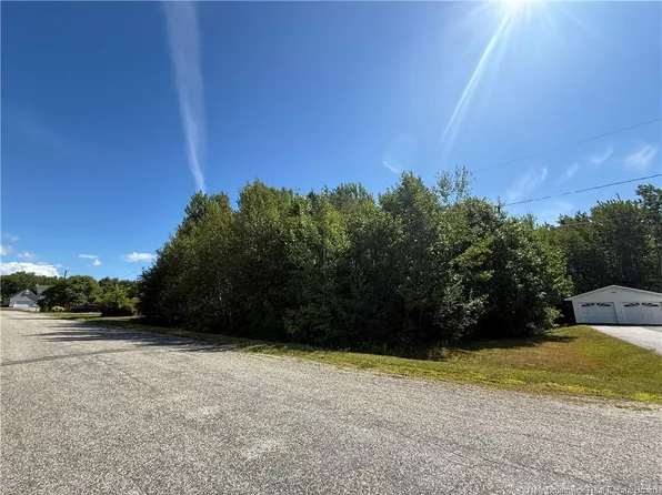 Quinn St, Miramichi, NB E1V 6J5