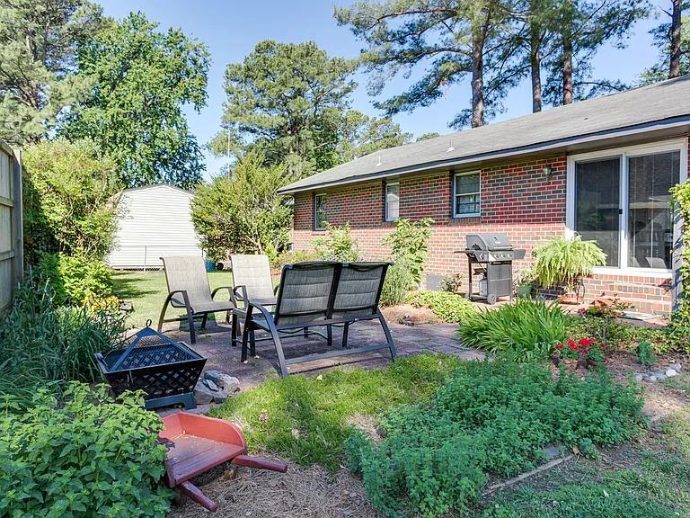 101 Lamper Rd — Photo 29