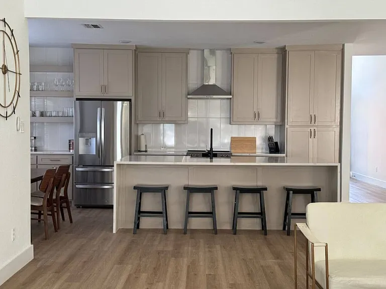 Plantation Ln — Photo 10
