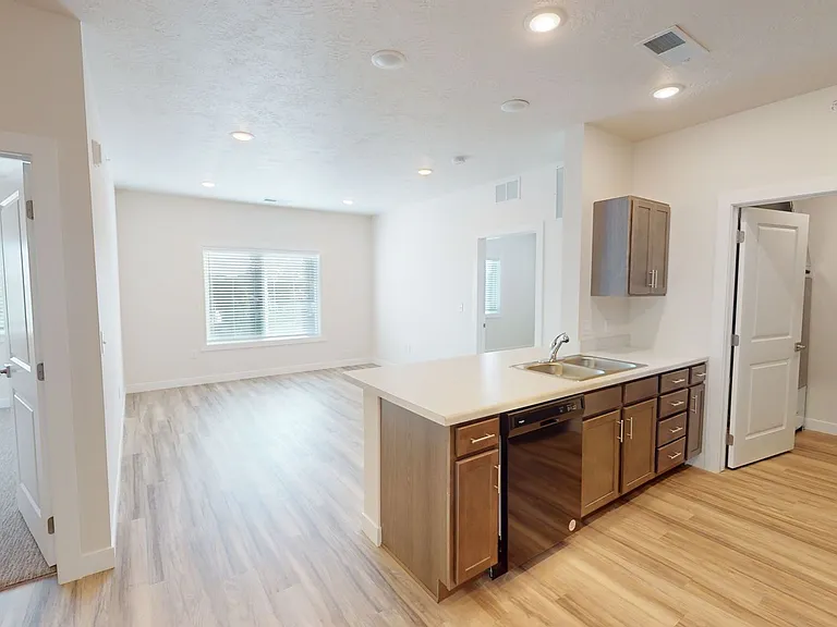 1720 Morningside Ave — Photo 19