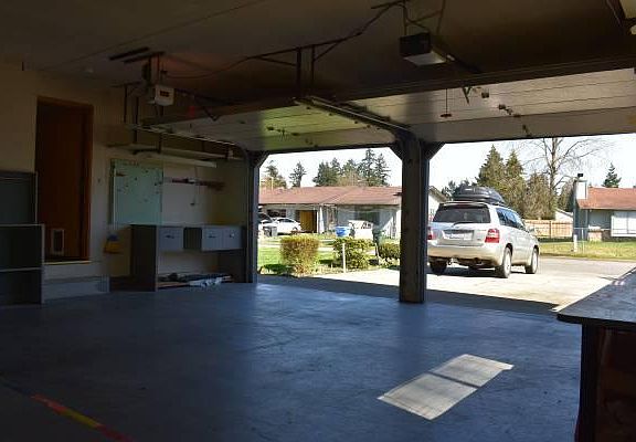 HUGE 2 car garage