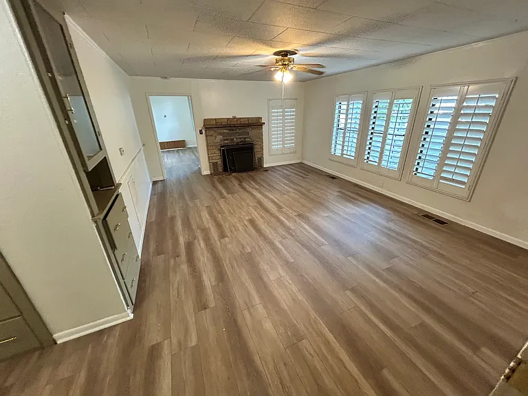 897 Union St — Photo 10