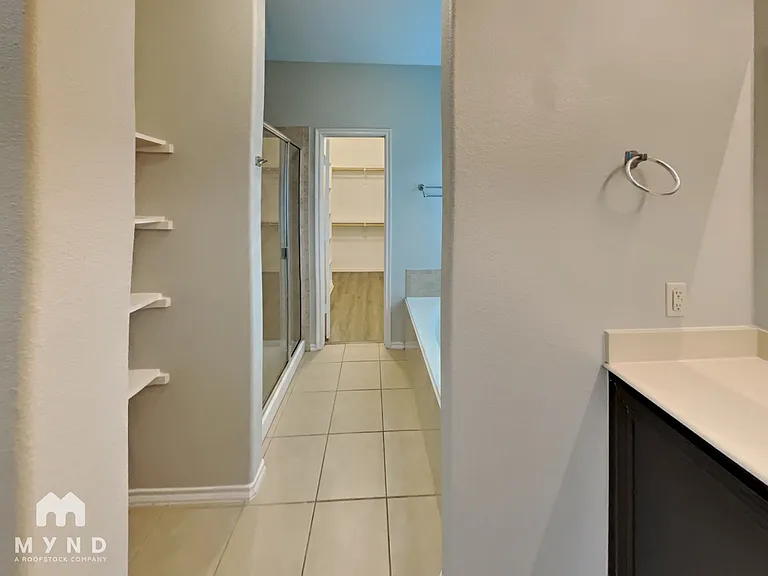 414 Jasmine Cir — Photo 29