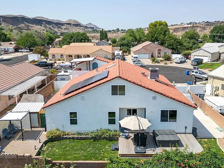 260 W 210 South Cir — Photo 49