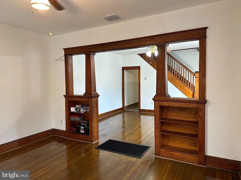239 N Stratton St — Photo 6