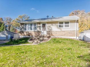 7827 Clymer Dr, Saint Louis, MO 63123