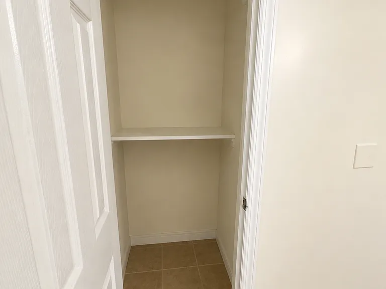 92 Alexander Ave #BASEMENT — Photo 6