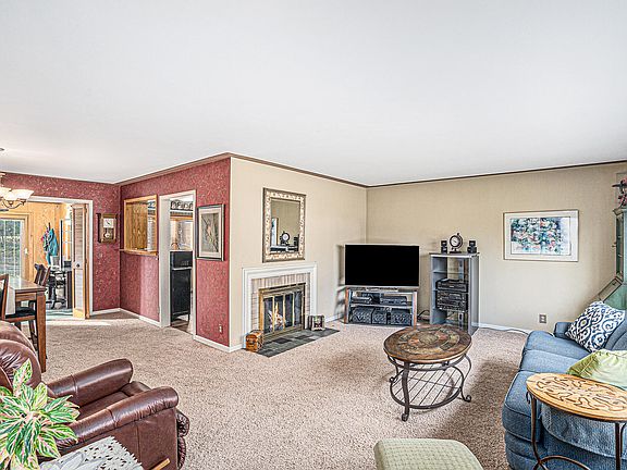 4th image of 2520 Bruce Dr