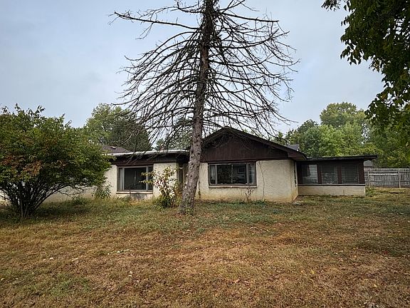 5th image of 236 Collingwood Ave