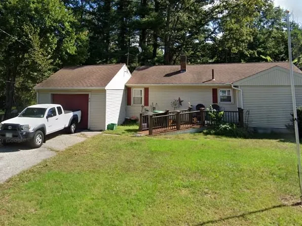 28 Countryside Drive, Nashua, NH 03062