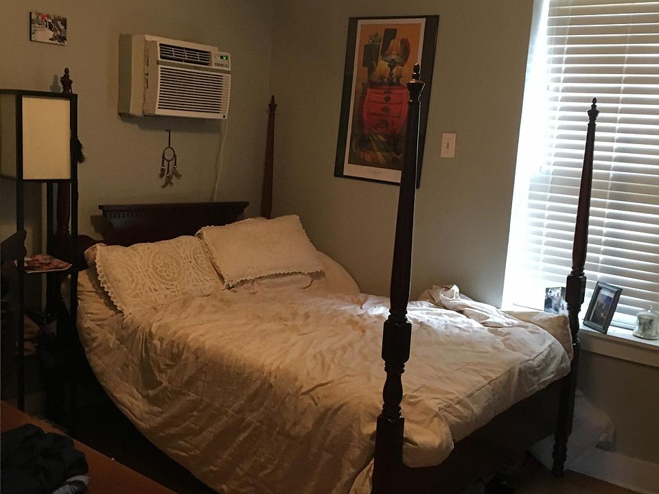 2nd image of 4278 Oxford Ave #4