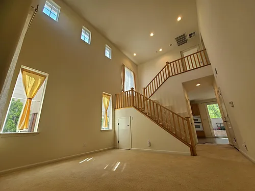 2528 McLaren Ln Photo 1