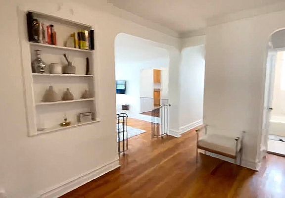 3rd image of 1717 E 18th St APT 5R
