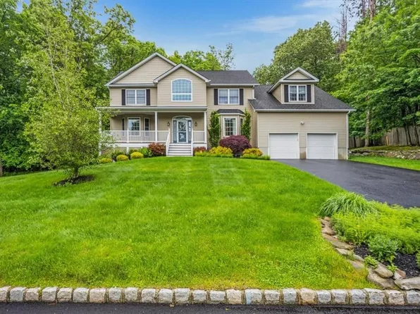 1016 Rolling Ridge, New Windsor, NY 12553