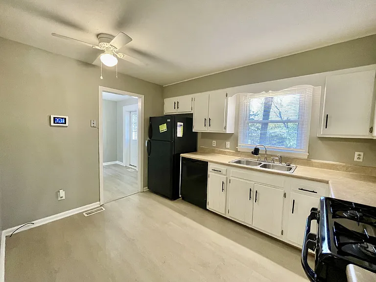 452 Cloverhill Pl — Photo 9
