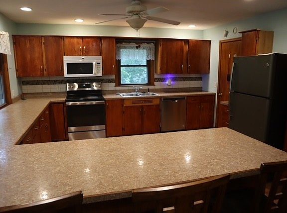 2nd image of 205 5th St