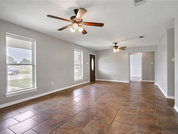 4th image of 3605 Lyndell Dr
