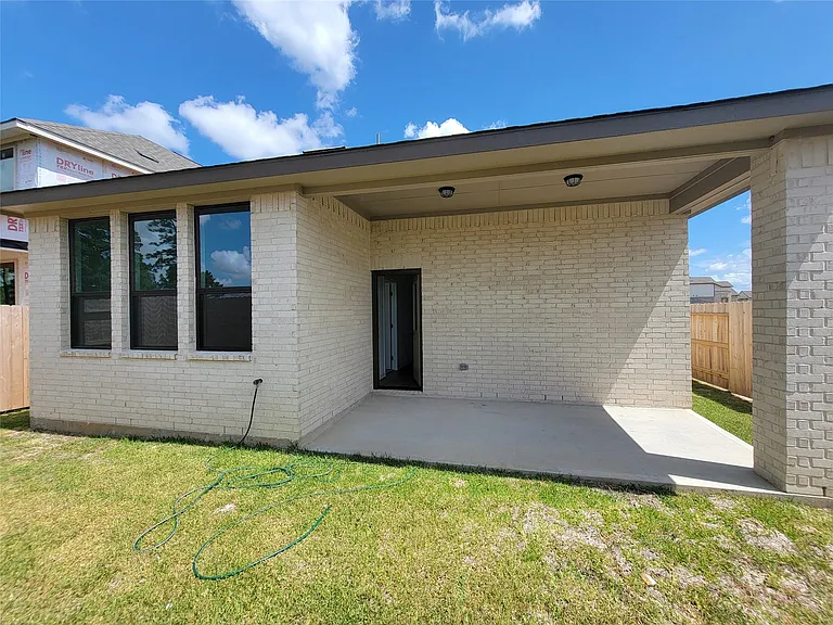21651 Foxes Trove Trl — Photo 3