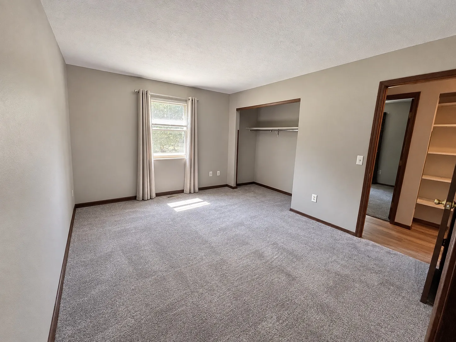 3 bed, 1200 sqft, $1,700 — Photo 3
