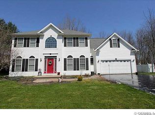 40 Talamora Trl, Brockport, NY 14420