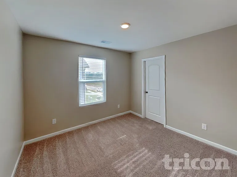 247 W Millbrook Dr — Photo 12