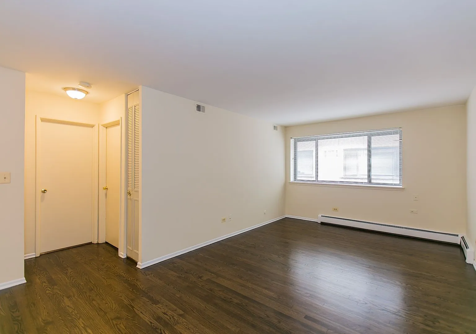 519 W Deming Pl — Photo 4