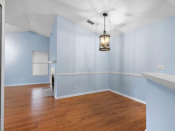 4th image of 300 Sandiron Cir #U-338