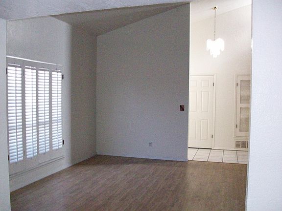 3rd image of 6704 Camino Fuente Dr
