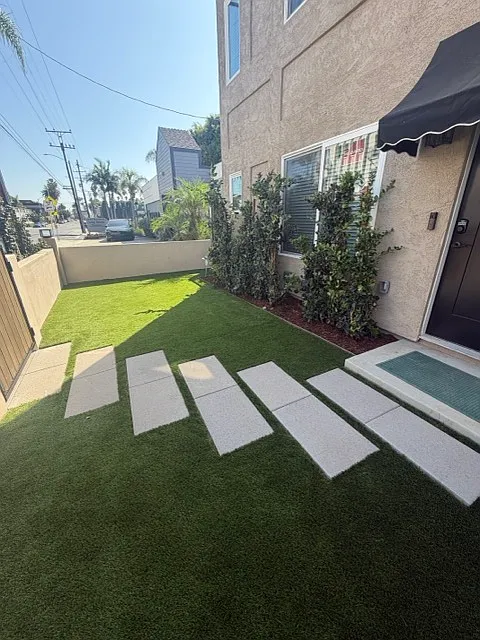 2 bed, 2.5 bath, 1200 sqft, $4,200 — Photo 2