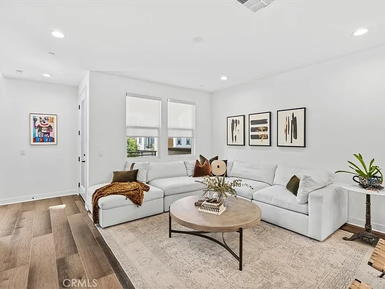 634 Daniel Freeman Cir — Photo 10