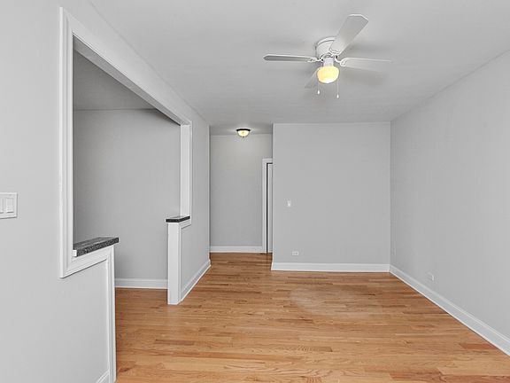 4th image of 3728 N Pine Grove Ave APT 3E