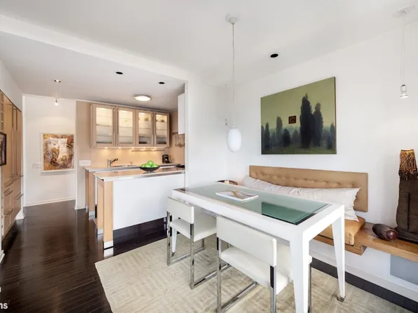 150 West 56th Street image 5 of 14