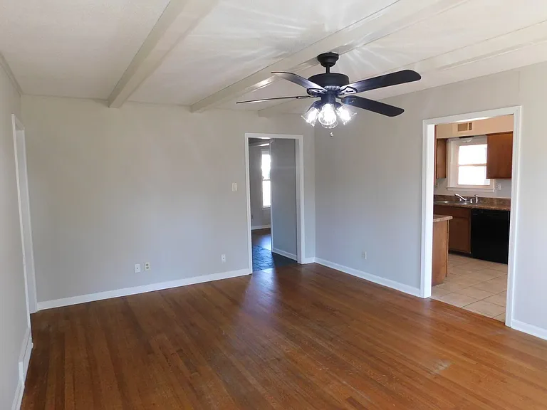 8550 Darlington Cv — Photo 11