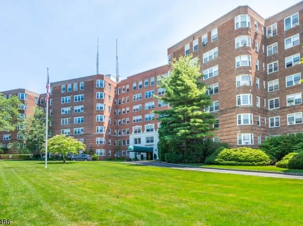 10 Crestmont Rd,Unit 6B #6B, Montclair Twp., NJ 07042