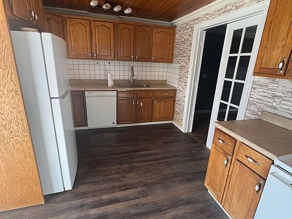 2nd image of 500 4th Ave NE