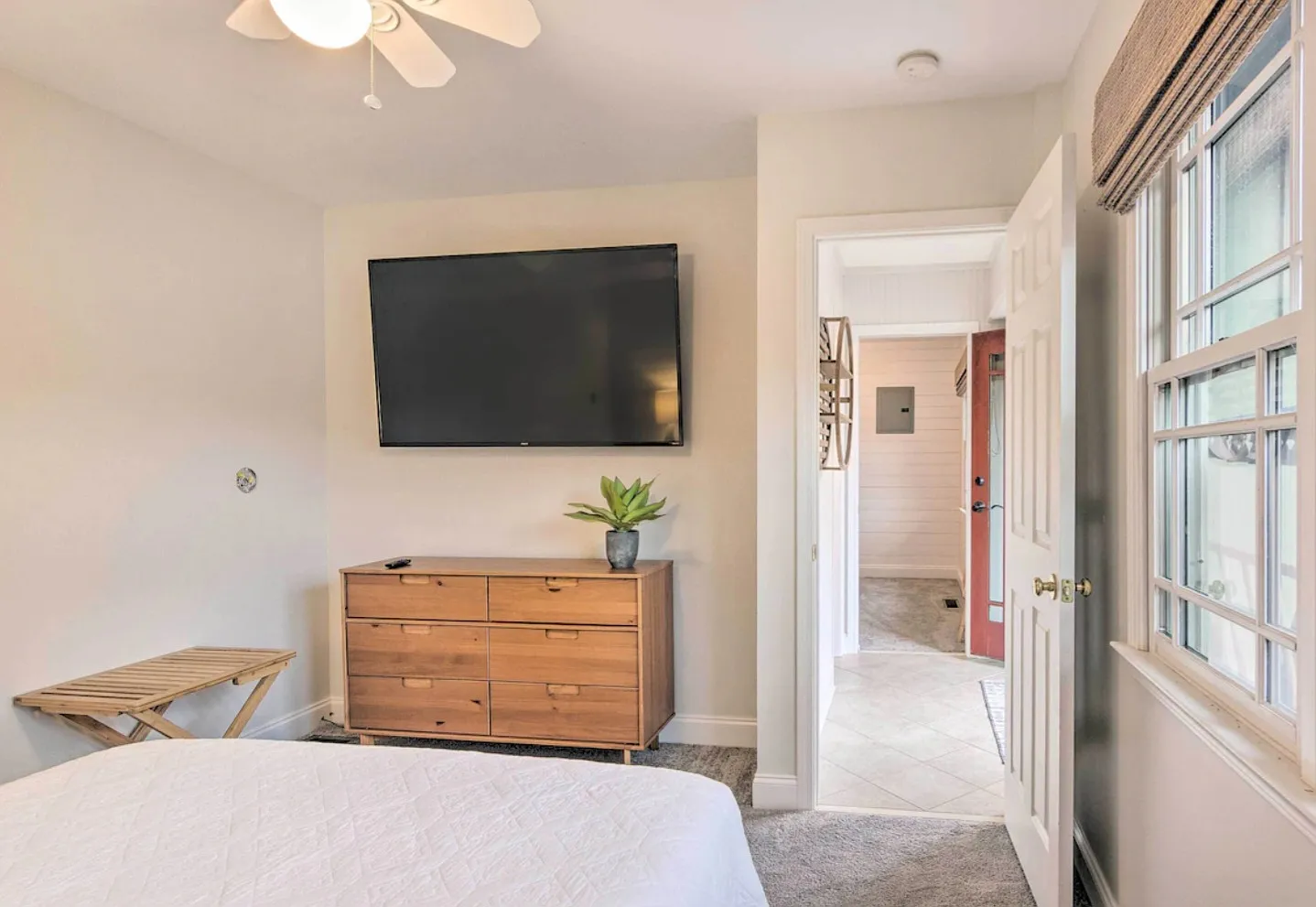 4 bed, 1500 sqft, $3,500 — Photo 2