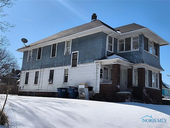 2nd image of 625 Arcadia Ave