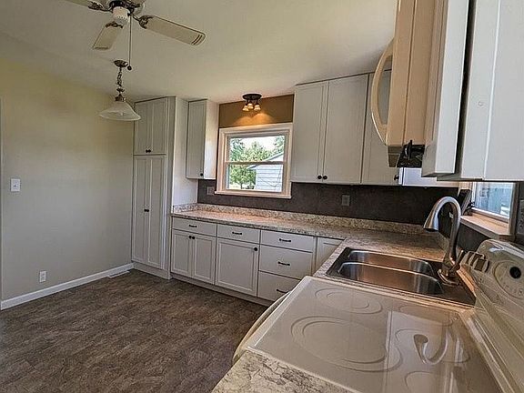 4th image of 4551 W Harbor Rd