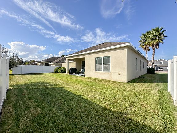2nd image of 720 Parkmont Pl