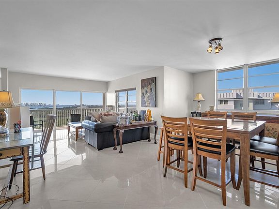 5th image of 300 Bayview Dr Ph 6