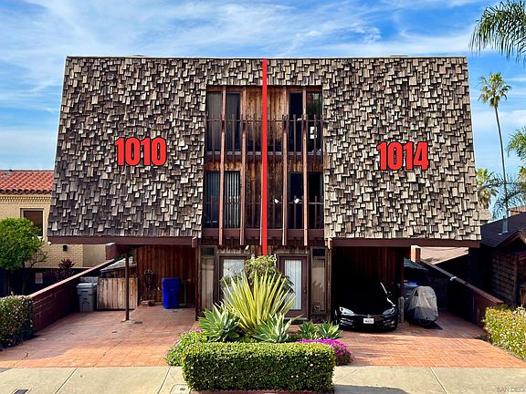 2nd image of 1010 Coast Blvd S