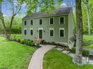 2 Turkey Run, Asbury, NJ 08802