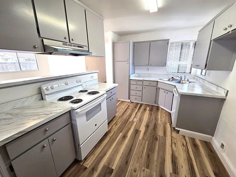 1100 N Patsy Dr — Photo 3