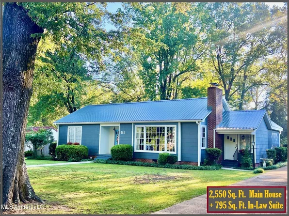 202 Bates St, Batesville, MS 38606
