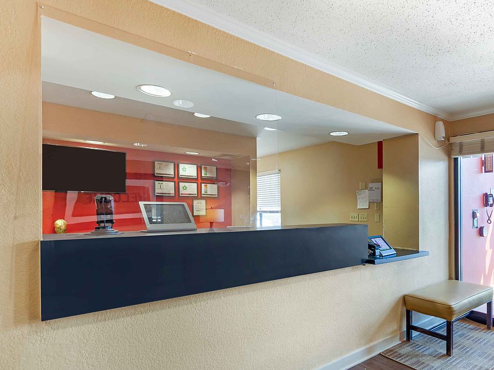 Lobby and Guest Check-in