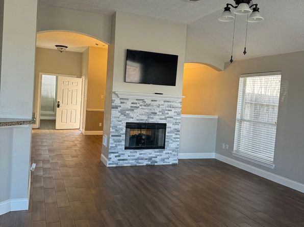 19306 Pinewood Bluff Ln