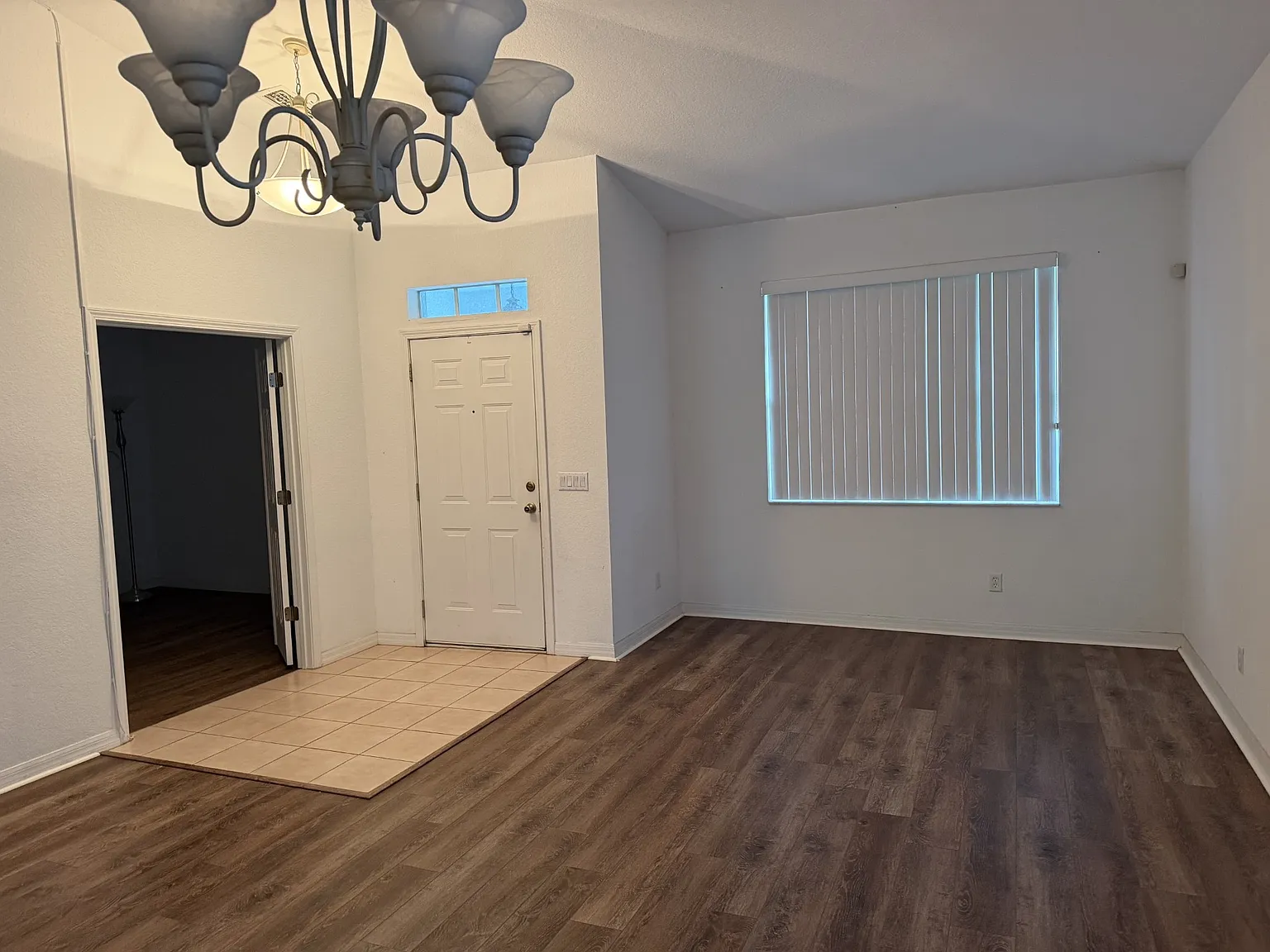 3 bed, 2072 sqft, $2,597 — Photo 4