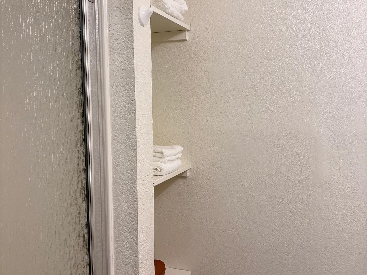 1 bed, 400 sqft, $1,670 — Photo 2