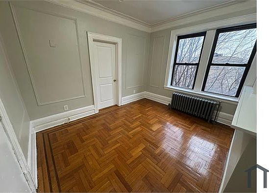 2nd image of 244 Roseville Ave APT 402